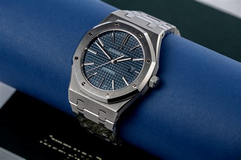 audemars piguet royal oak fond bleu|audemars piguet royal oak prezzo.